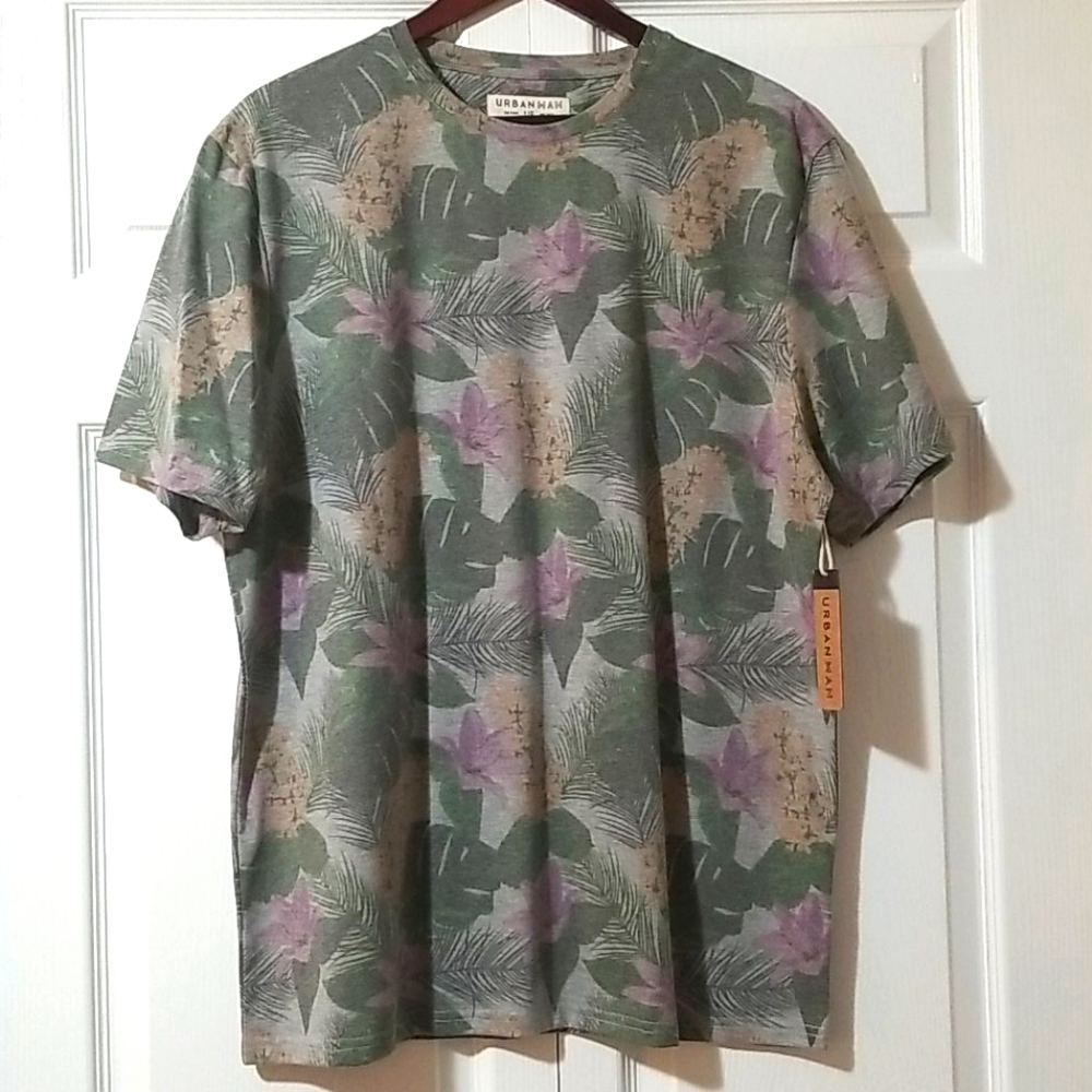 NWT male tshirt!